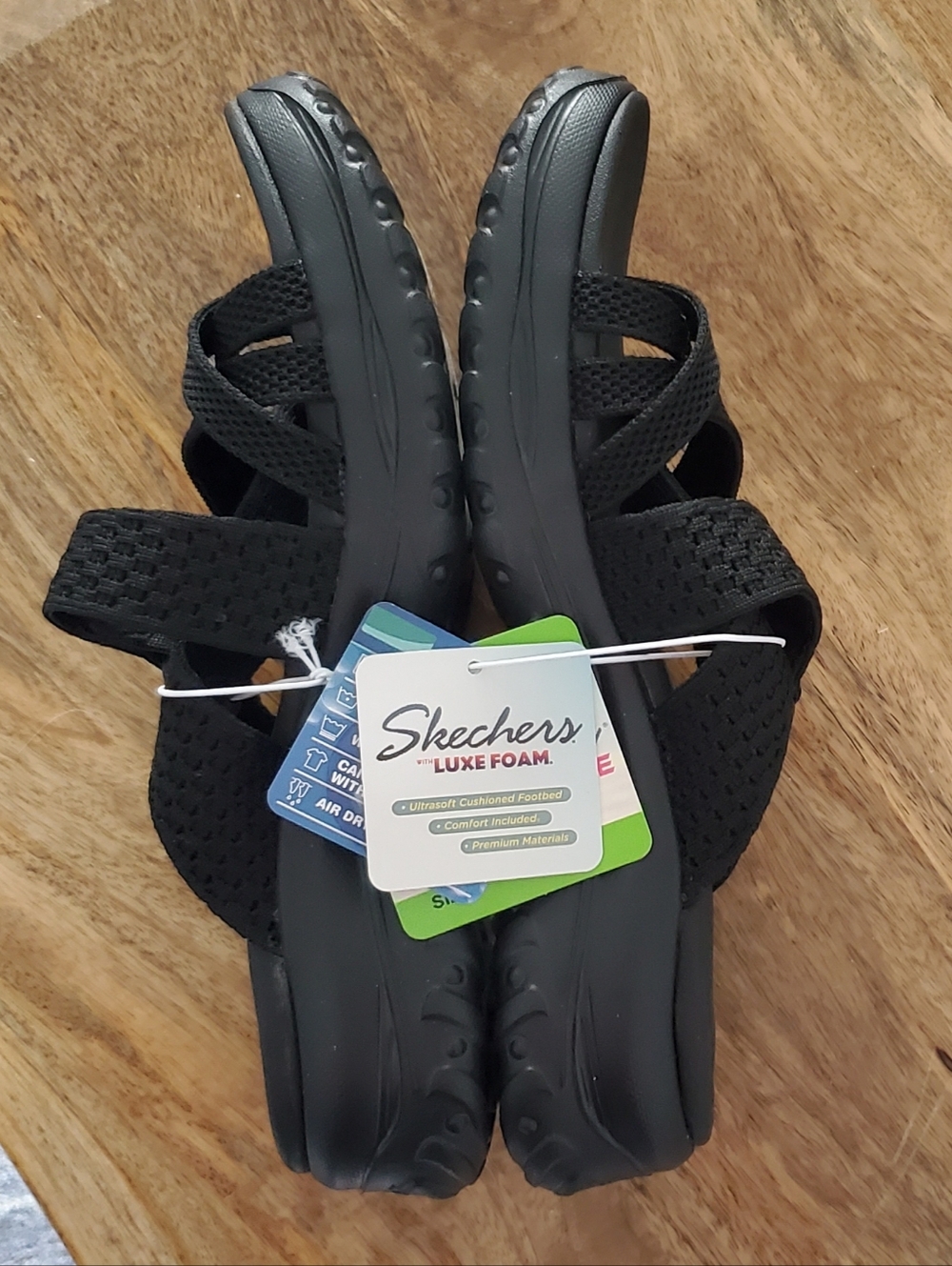 New Women's 7 Skechers Luxe Foam Black Platform Slides Sandals - Picture 4 of 6